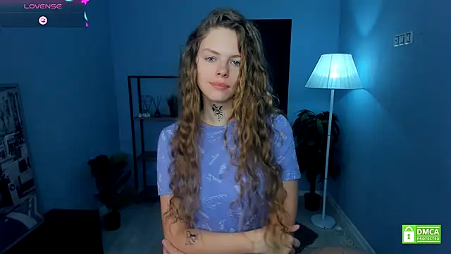 RayaNenlia online show from December 14, 5:02 am