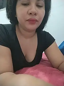 Snapshot of Yara0k chatting on February 5, 7:13 am Yara0k online show from February 5, 7:13 am