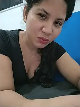 Snapshot of Yara0k chatting on February 7, 11:52 pm Yara0k online show from February 7, 11:52 pm