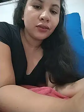 Snapshot of Yara0k chatting on February 13, 11:34 pm Yara0k online show from February 13, 11:34 pm