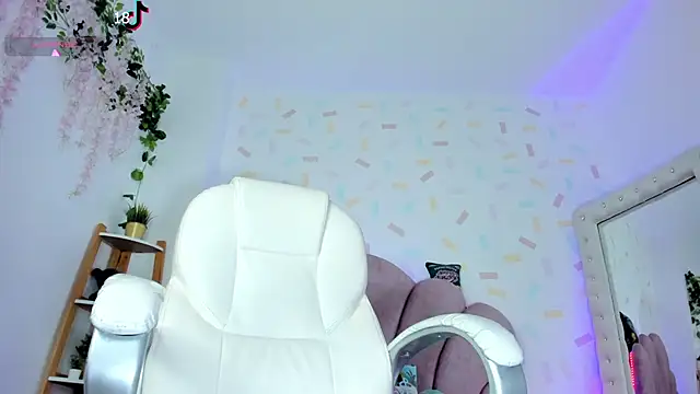 evelyn evans 1 online show from February 20, 2:35 pm