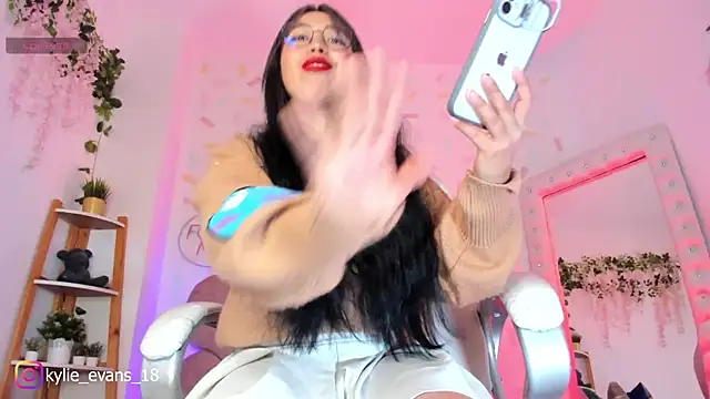 evelyn evans 1 online show from March 11, 2:43 am