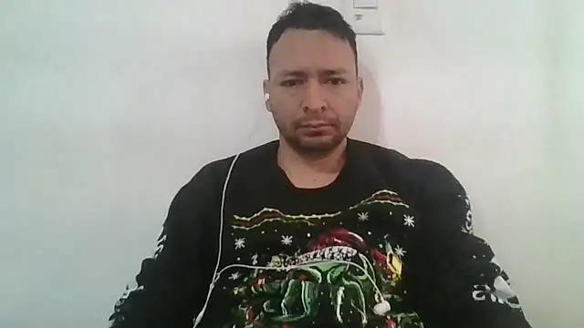 Snapshot of angeljz4 chatting on February 7, 3:27 pm angeljz4 online show from February 7, 3:27 pm