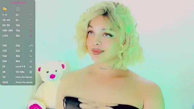 Emmaa Saenz  online show from March 15, 9:54 pm