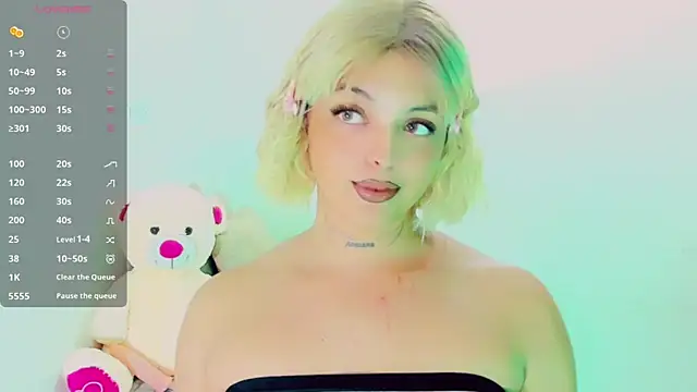 Emmaa Saenz  online show from March 21, 10:46 pm