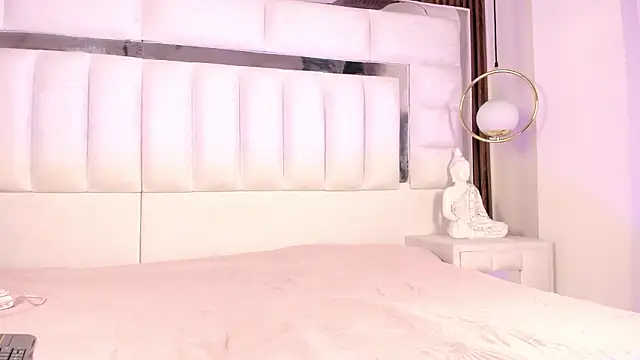 Snapshot of im_tyra chatting on February 11, 6:07 am im tyra online show from February 11, 6:07 am