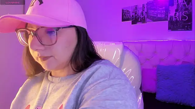 Roxxanne Bail online show from February 12, 2:50 am