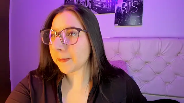 Roxxanne Bail online show from March 6, 4:31 am