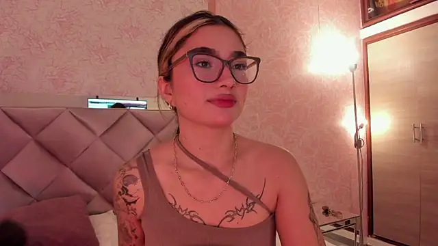 Snapshot of Arianavillada chatting on October 22, 3:18 am Arianavillada online show from October 22, 3:18 am