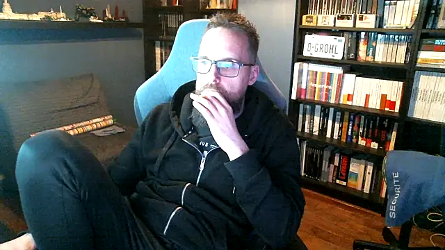 Snapshot of MeSteff chatting on April 17, 7:28 pm MeSteff online show from April 17, 7:28 pm
