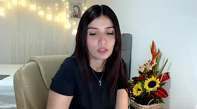 Snapshot of ZajiraShane chatting on December 10, 10:38 am ZajiraShane online show from December 10, 10:38 am