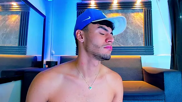 liam genner  online show from September 20, 8:43 pm