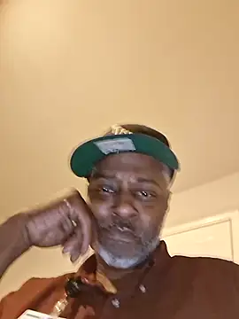 Snapshot of HungBlack48 chatting on July 6, 5:37 am HungBlack48 online show from July 6, 5:37 am