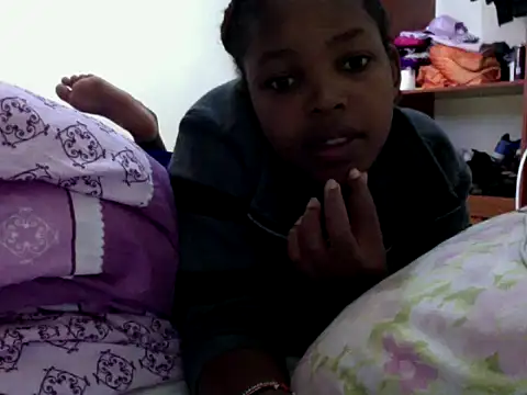 Snapshot of queen-sasha chatting on October 7, 7:38 am queen-sasha online show from October 7, 7:38 am