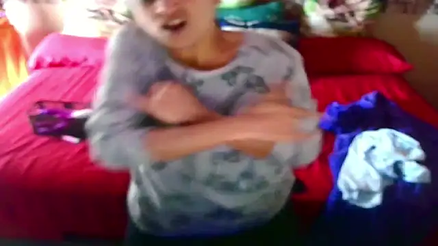 Snapshot of Indian_Blaze00 chatting on December 3, 9:29 am Indian Blaze00 online show from December 3, 9:29 am