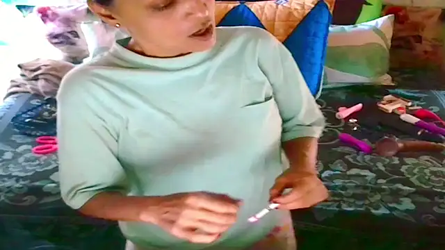 Snapshot of Indian_Blaze00 chatting on February 7, 12:20 pm Indian Blaze00 online show from February 7, 12:20 pm