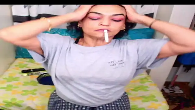 Snapshot of Indian_Blaze00 chatting on February 12, 9:43 pm Indian Blaze00 online show from February 12, 9:43 pm