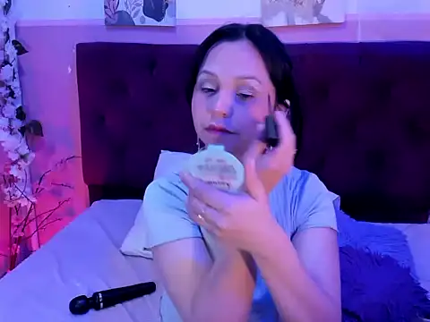 candysmitxxx online show from March 7, 1:46 am