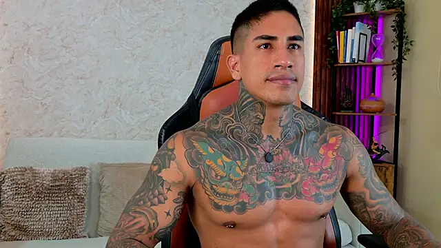 AdanReilly online show from May 11, 11:13 pm