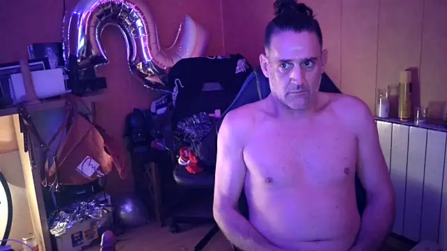 Snapshot of Lia_Y_PatrickX chatting on December 12, 2:26 am Lia Y PatrickX online show from December 12, 2:26 am