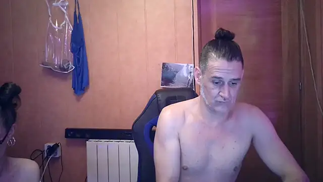 Snapshot of Lia_Y_PatrickX chatting on January 26, 2:24 am Lia Y PatrickX online show from January 26, 2:24 am