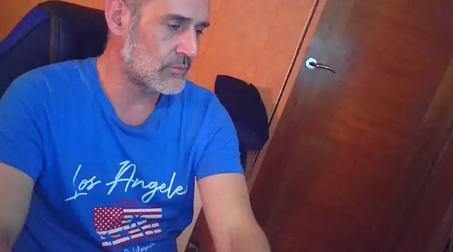 Snapshot of Lia_Y_PatrickX chatting on March 12, 8:52 pm Lia Y PatrickX online show from March 12, 8:52 pm