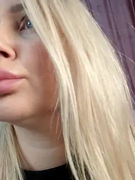 Snapshot of LadyLolyPop_ chatting on May 2, 1:54 am LadyLolyPop online show from May 2, 1:54 am