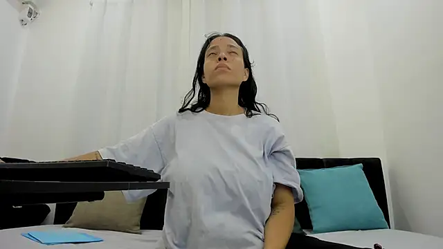 lexyfyre online show from May 1, 12:10 pm