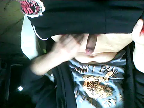 Snapshot of vadszex31 chatting on April 4, 1:30 pm vadszex31 online show from April 4, 1:30 pm