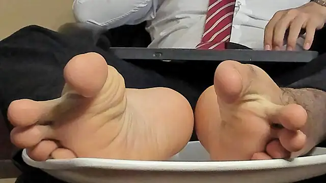 Snapshot of thesexlawyer1 chatting on November 8, 9:20 am thesexlawyer1 online show from November 8, 9:20 am