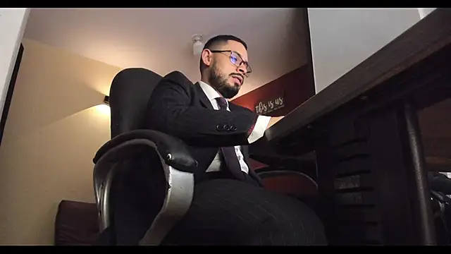 Snapshot of thesexlawyer1 chatting on January 10, 2:57 am thesexlawyer1 online show from January 10, 2:57 am