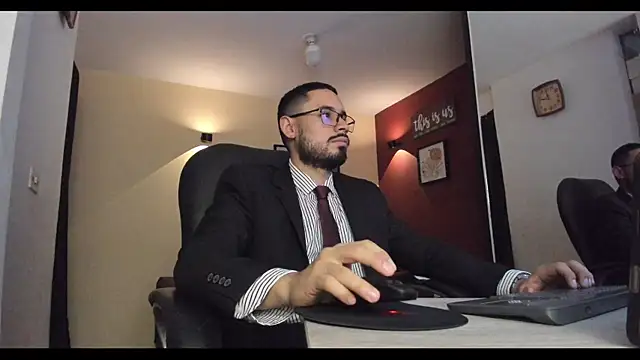 Snapshot of thesexlawyer1 chatting on January 11, 5:12 am thesexlawyer1 online show from January 11, 5:12 am