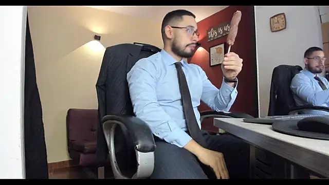 Snapshot of thesexlawyer1 chatting on January 16, 4:16 am thesexlawyer1 online show from January 16, 4:16 am