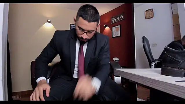 Snapshot of thesexlawyer1 chatting on February 24, 3:15 am thesexlawyer1 online show from February 24, 3:15 am