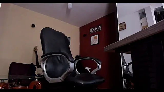 Snapshot of thesexlawyer1 chatting on March 11, 3:01 am thesexlawyer1 online show from March 11, 3:01 am