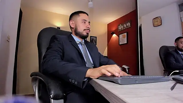 Snapshot of thesexlawyer1 chatting on March 17, 3:33 am thesexlawyer1 online show from March 17, 3:33 am