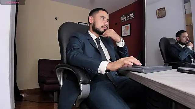 Snapshot of thesexlawyer1 chatting on March 23, 3:32 am thesexlawyer1 online show from March 23, 3:32 am