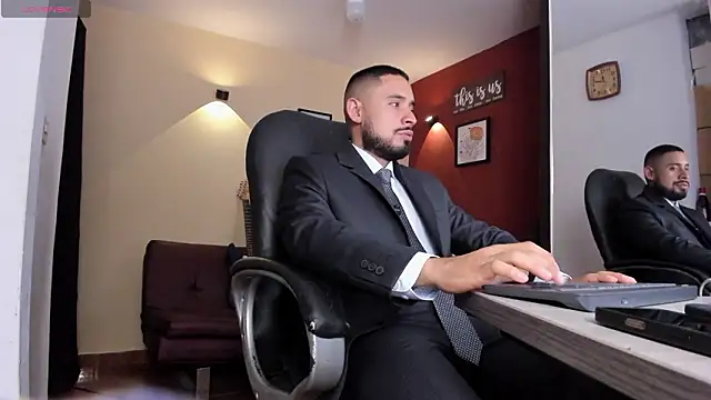 Snapshot of thesexlawyer1 chatting on March 24, 5:34 am thesexlawyer1 online show from March 24, 5:34 am