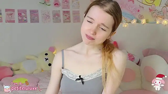 petiteluluxx online show from December 21, 8:50 am