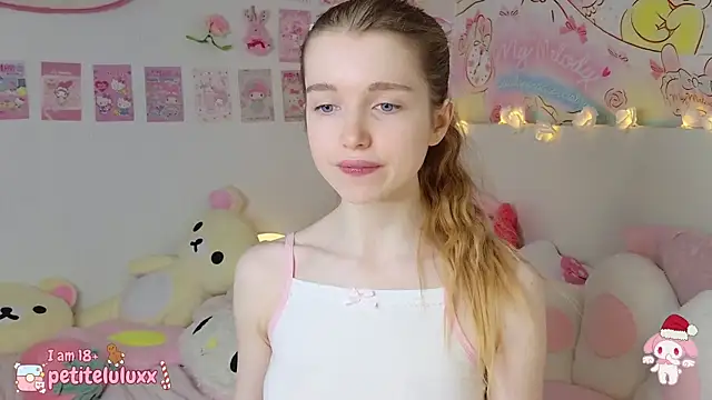 petiteluluxx online show from December 23, 8:44 am