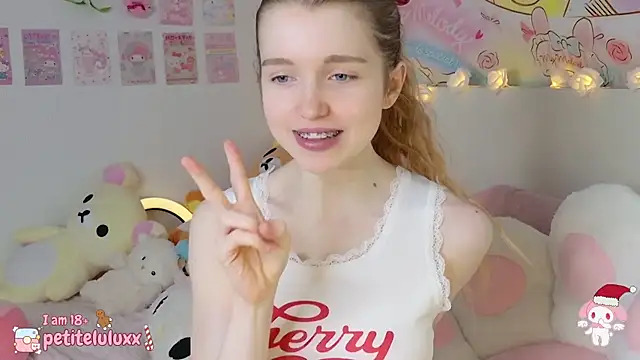 petiteluluxx online show from December 24, 9:06 am