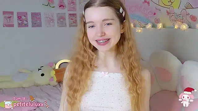 petiteluluxx online show from December 30, 8:54 am