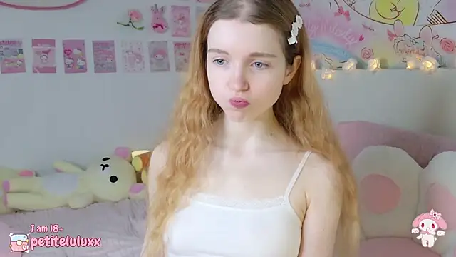 petiteluluxx online show from January 15, 8:51 am