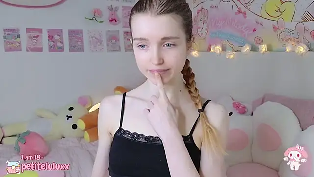 petiteluluxx online show from January 27, 8:51 am