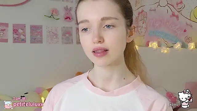 petiteluluxx online show from February 12, 8:59 am