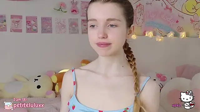 petiteluluxx online show from February 13, 8:59 am