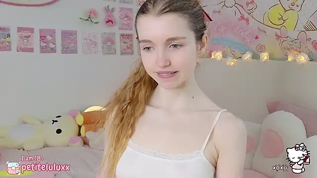 petiteluluxx online show from February 14, 9:03 am
