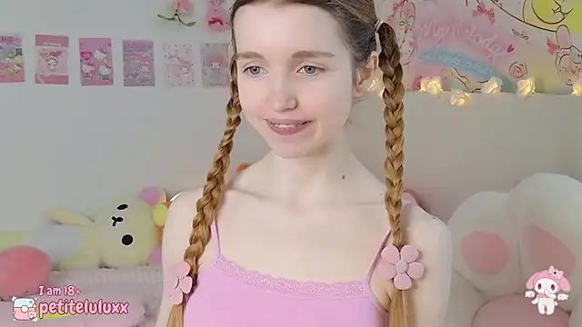 petiteluluxx online show from February 16, 9:04 am