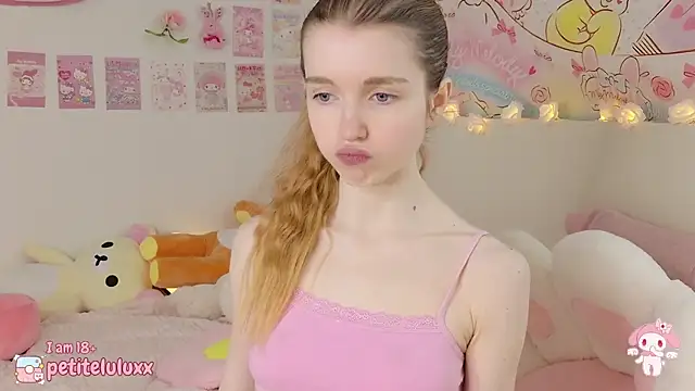petiteluluxx online show from February 17, 9:03 am