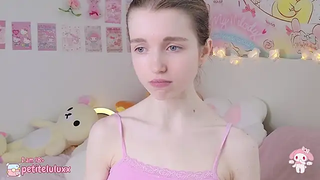 petiteluluxx online show from February 24, 9:10 am